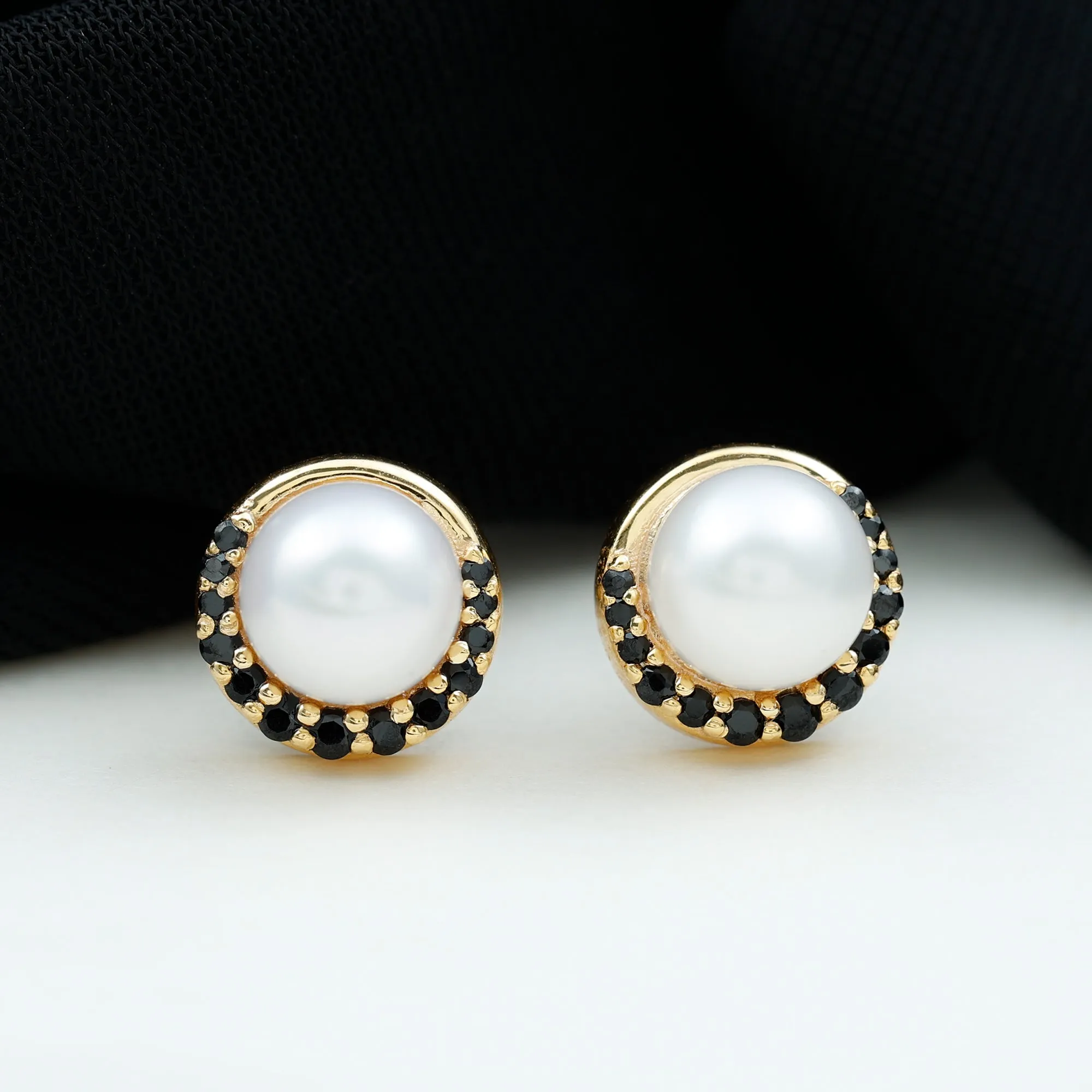 6.25 CT Freshwater Pearl Solitaire Stud with Black Spinel Half Halo