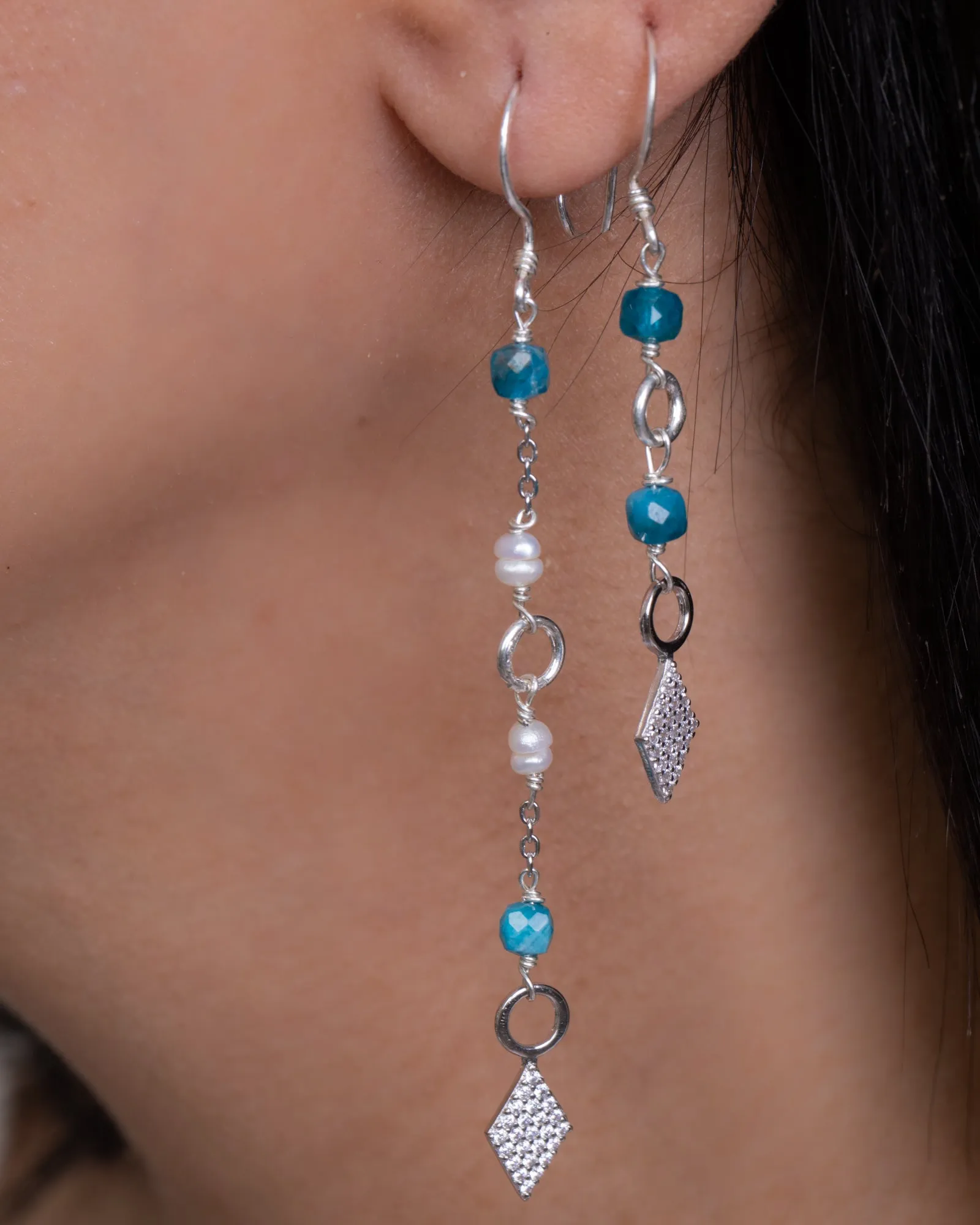 Apatite and pearl stones E