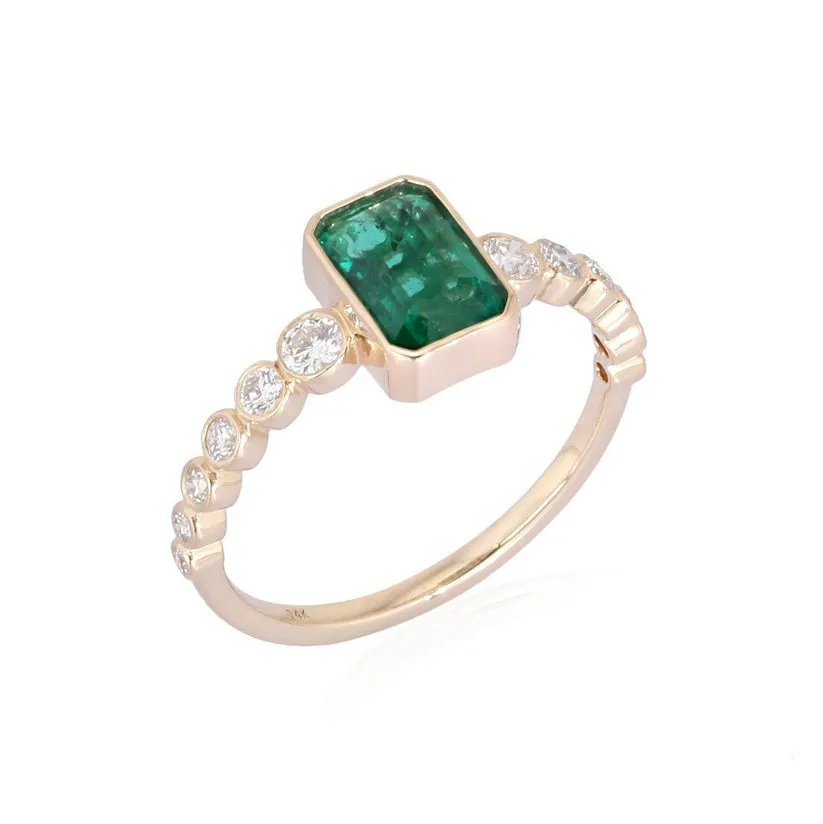 Brilliant Solitaire Emerald Ring