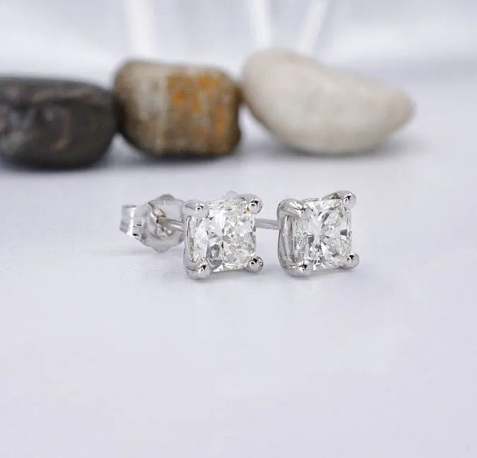 Glistening 1.50 CT Cushion Cut Diamond Stud Earrings in 18 KT White Gold