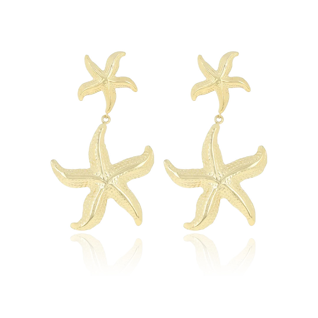 Gold coloured stud earrings with starfishes