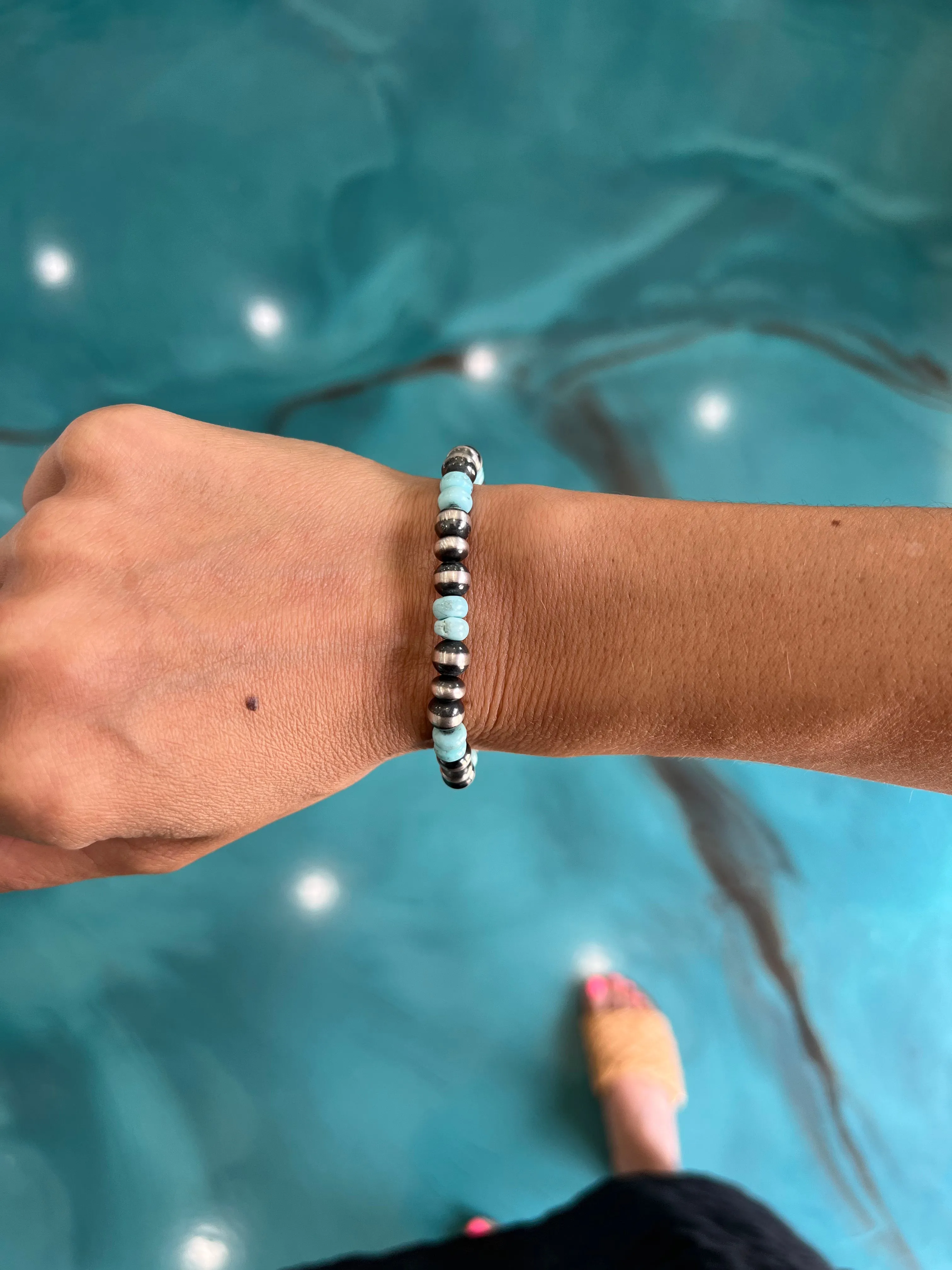 Navajo Pearl Stretch Bracelet - 7mm Disk/Round Combo - Larimar