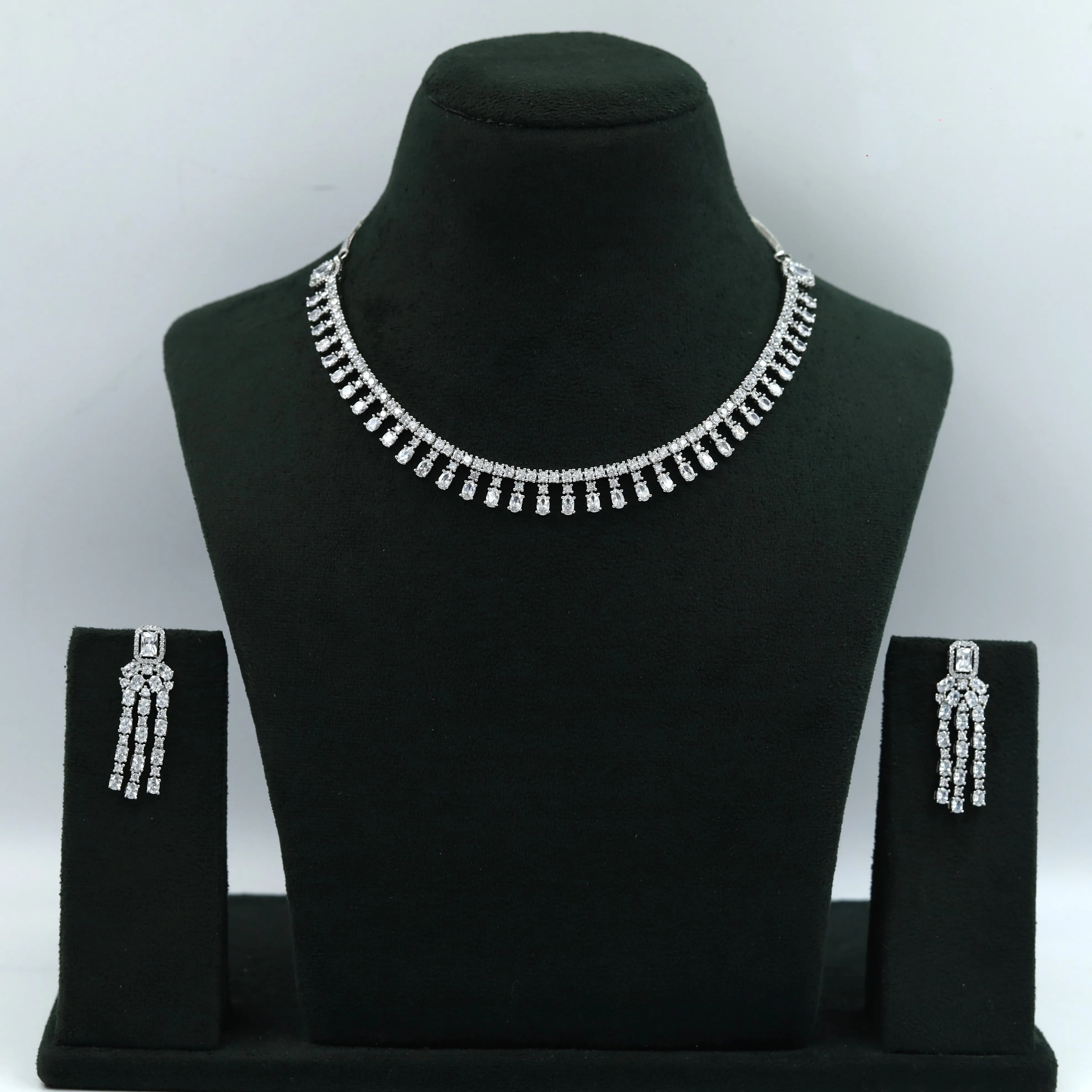 Round Neck Zircon/AD Necklace Set 15325-69