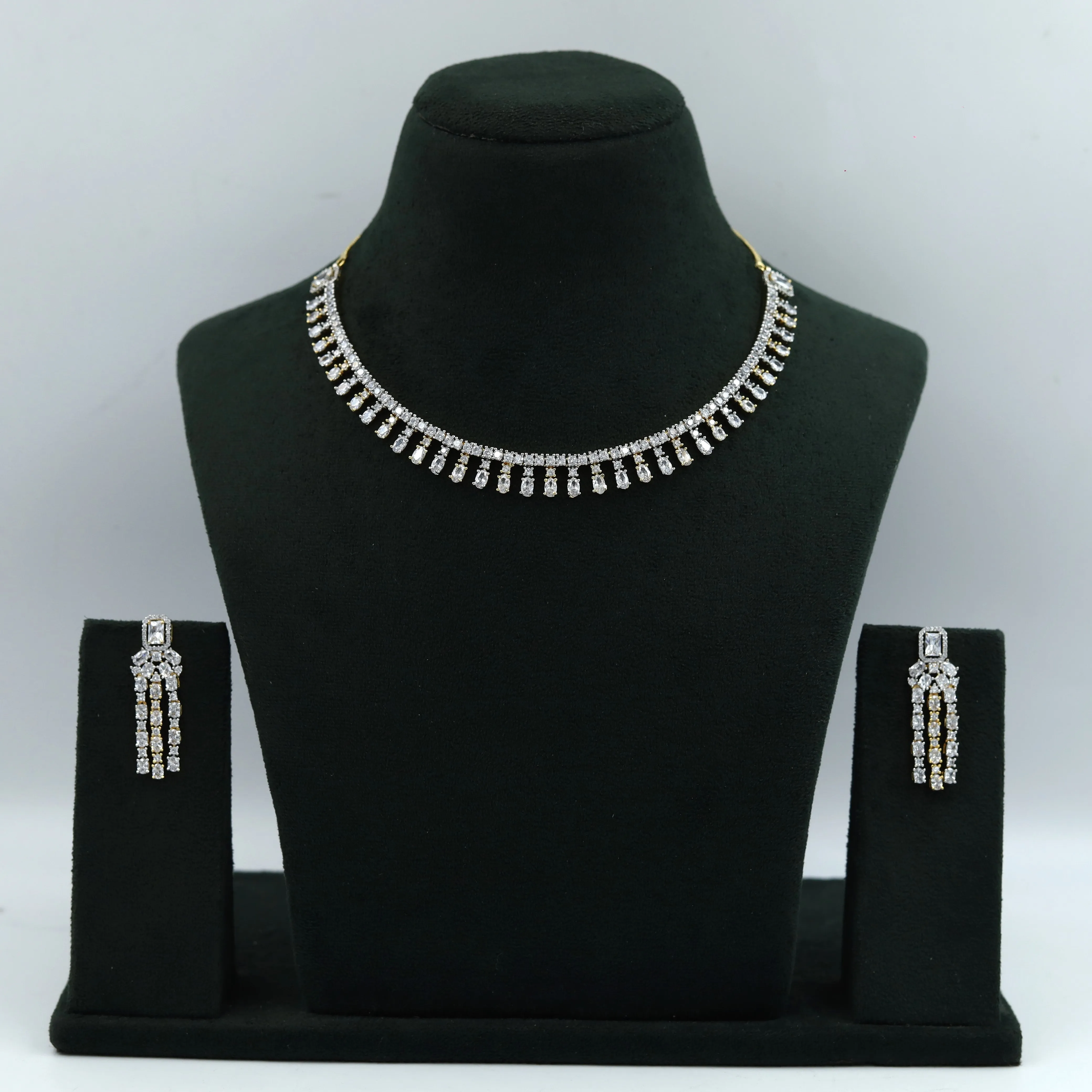 Round Neck Zircon/AD Necklace Set 15325-69