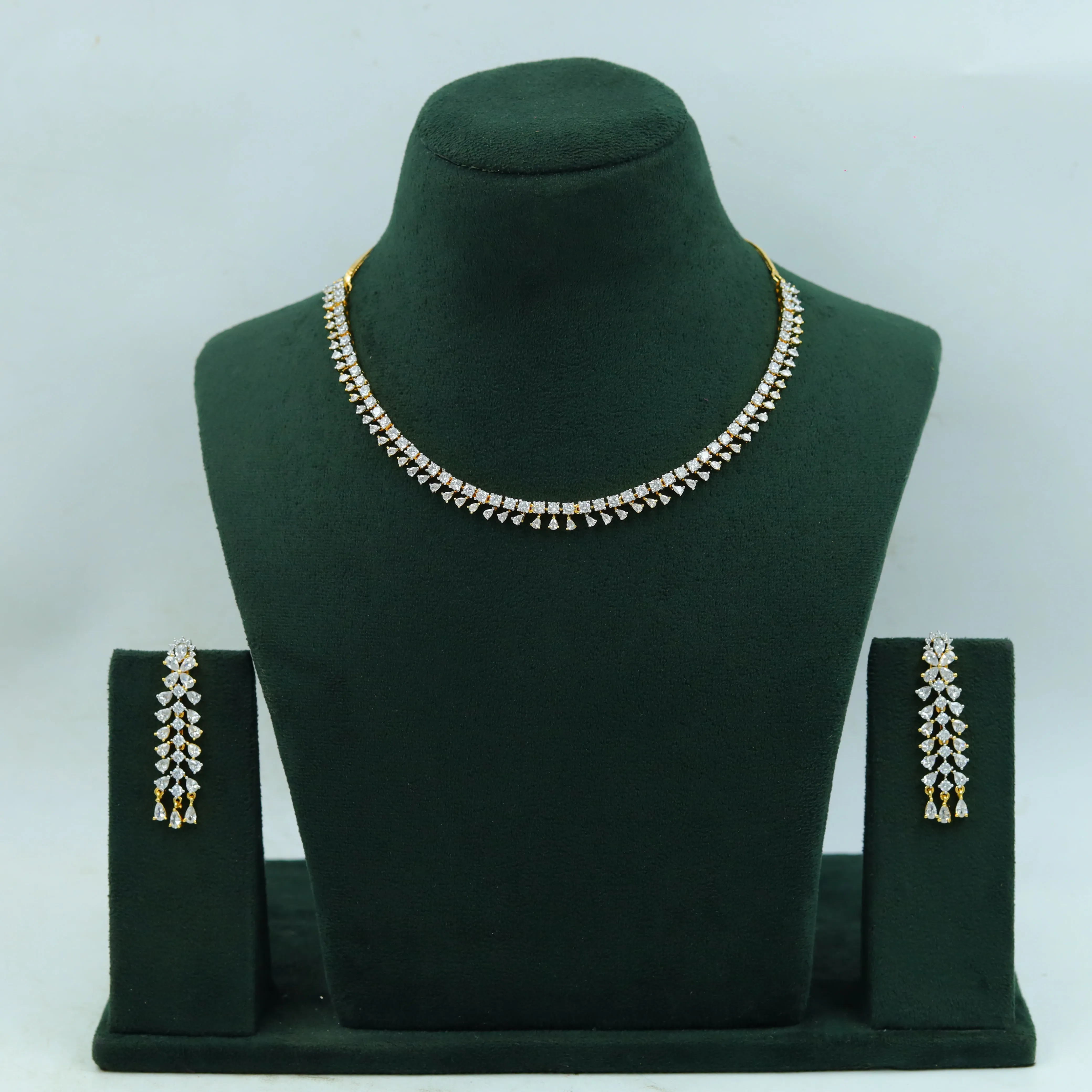 Round Neck Zircon/AD Necklace Set 15329-69